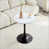 White / Black est en rupture de stock