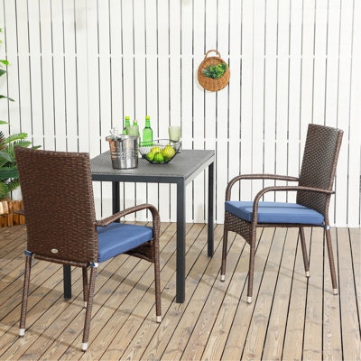 Chaises de salle à manger empilables en rotin avec coussins, ensemble de 2 chaises de patio en osier avec accoudoirs et dossier pour patio, terrasse, blanc crème
