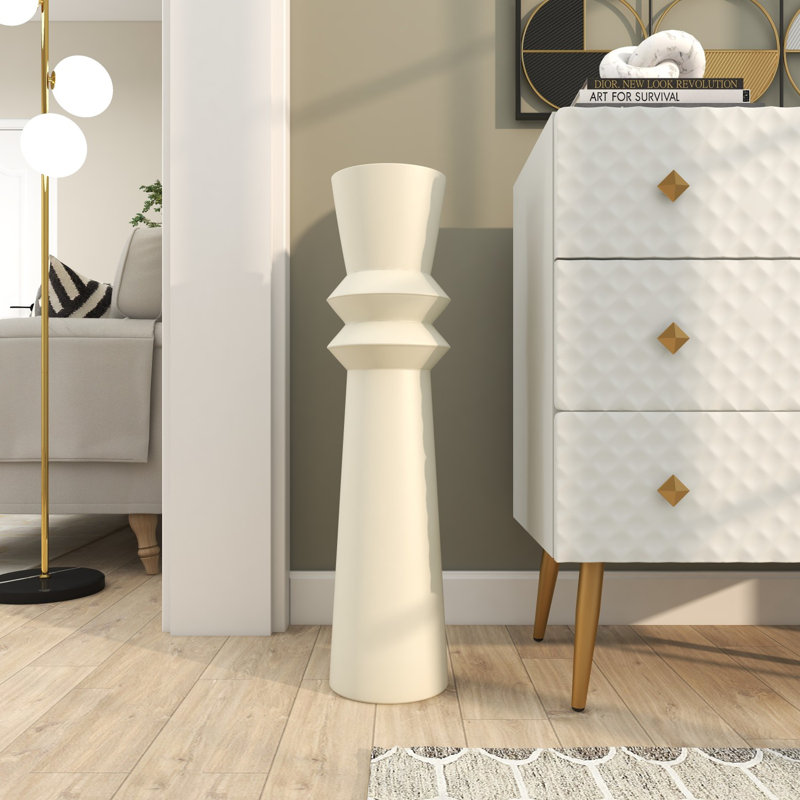 Grand vase de plancher en métal The Mable, Crème, H 31,75 po x l 8,3 po x P 7,7 po
