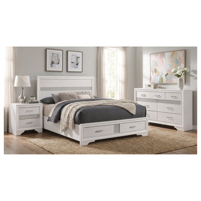 Ensemble de chambre à coucher Isadora blanc Queen 3 pièces avec tête de lit à panneaux, commode et table de chevet