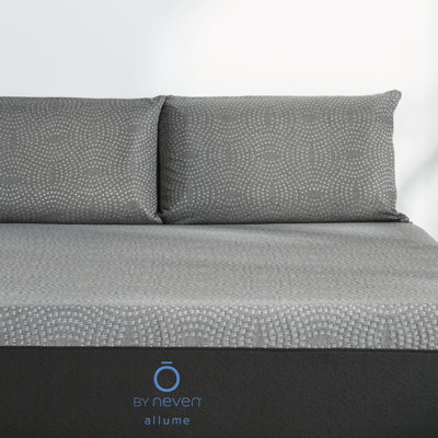 Matelas en mousse viscoélastique imprégnée de charbon de bois 12 po O by Neven Allume