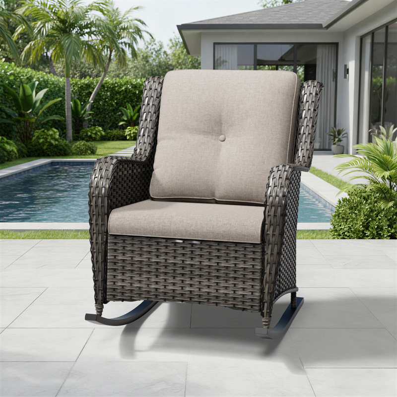 Chaise berçante d'extérieur en osier avec coussins, Beige