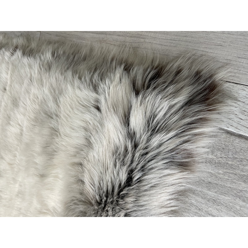 Mar Vista Faux Sheepskin Indoor Rug, Oval 5'6" x 7'6"