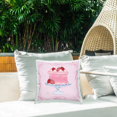 Coussin d'extérieur imprimé rose avec fraise rose, design par Grace Popp, 18 x 7 x 18