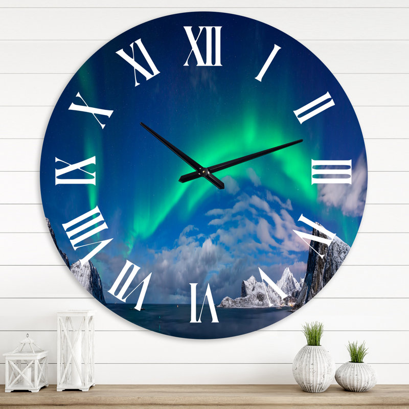 Aurore boréale au-dessus de Bay Bay - Horloge murale traditionnelle, Moyen