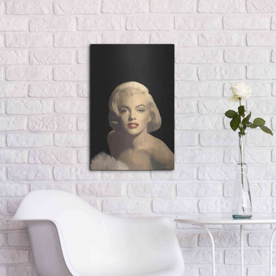«Classic Beauty in Black» par Chris Consani - impression sans cadre sur métal