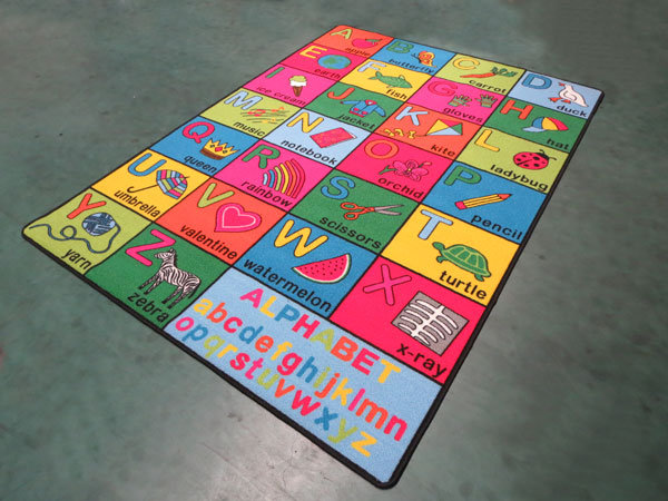 Tapis en laine, Rectangle 5 pi 3 po x 7 pi 2 po
