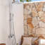 Douche d'extérieur murale en acier inoxydable 304 à hauteur réglable avec pomme de douche à pluie carrée de 10 po et douche à main-134450917