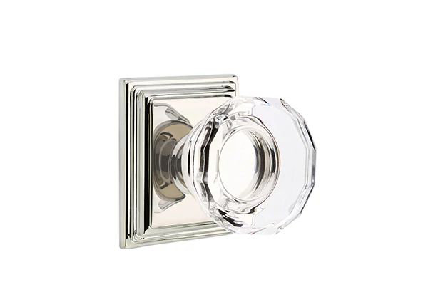 Ensemble de mortaise intérieure Emtek avec rosette Wilshire et bouton de verre Lowell (LH), Nickel poli