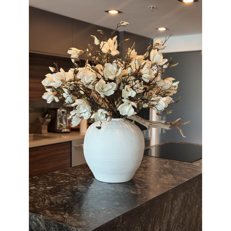 Konos Vase With White Magnolias