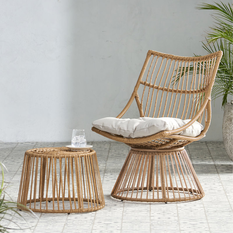 Chaise et table d'appoint