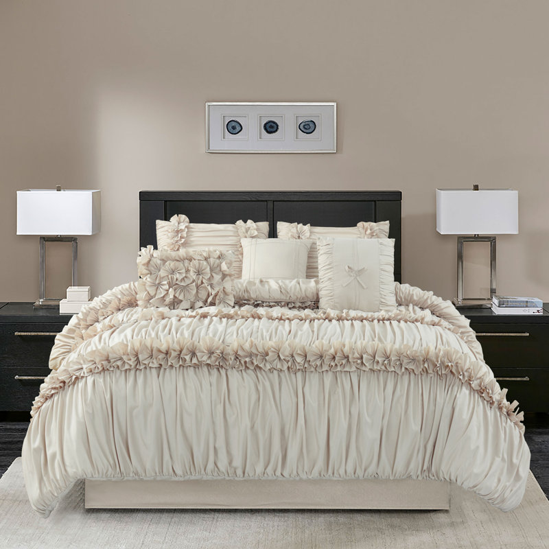 Farmhouse / Country Polyester Comforter, King Comforter + 6 Additional Pieces, Camel