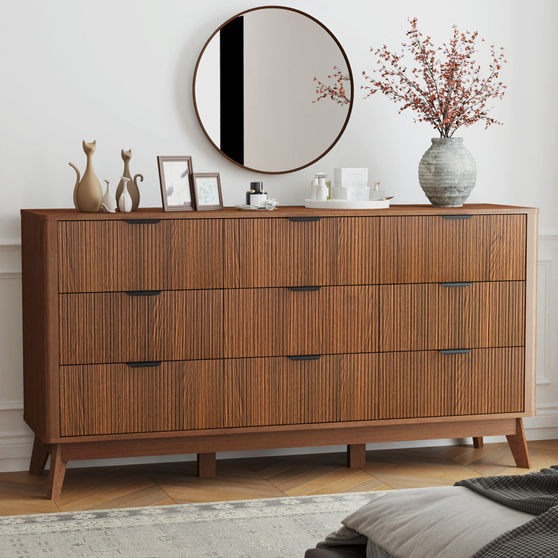 Commode à 9 tiroirs avec armoire en bois cannelée de 59 po de largeur avec poignée en métal, Brun