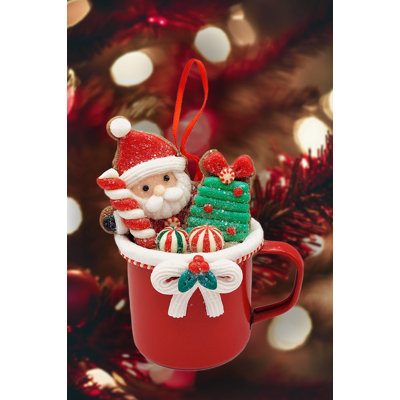 Ornement de Noël - tasse avec pain d'épices.  Décoration festive F07-N2-19-DAA101A