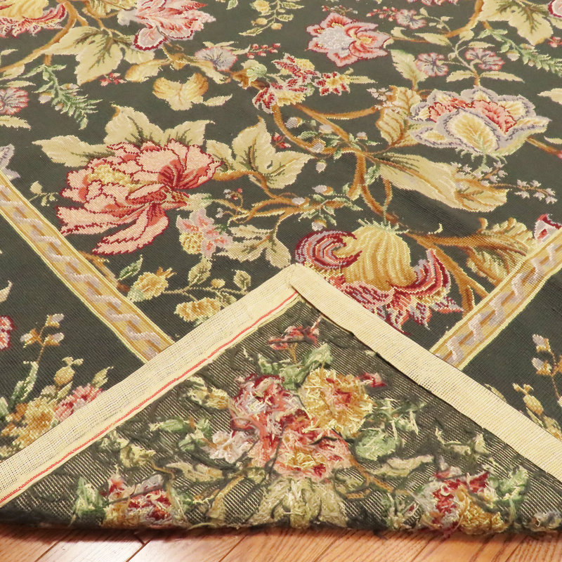 Highland Needleworks Wool Area Rug in Green, Rectangle 4' x 6'