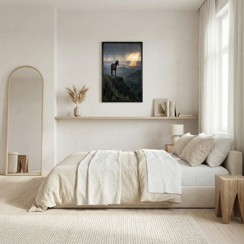 «Brown Horse on Grassy Ridge with Sunbeam Breaking Through», art mural sur toile, H 16 po x l 24 po