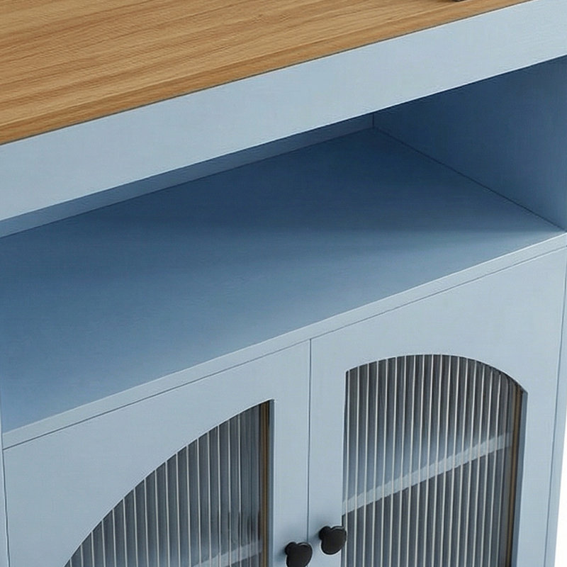 Îlot de cuisine sur roulettes avec table allongée Chariot de rangement de cuisine en panneau de fibres à densité moyenne avec prises de courant DEL 2 portes en verre cannelé côté 3 tablettes ouvertes Prise US bleue