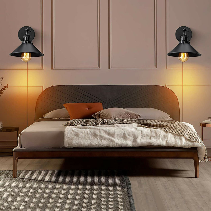 Dunlar Plug-in Armed Sconce