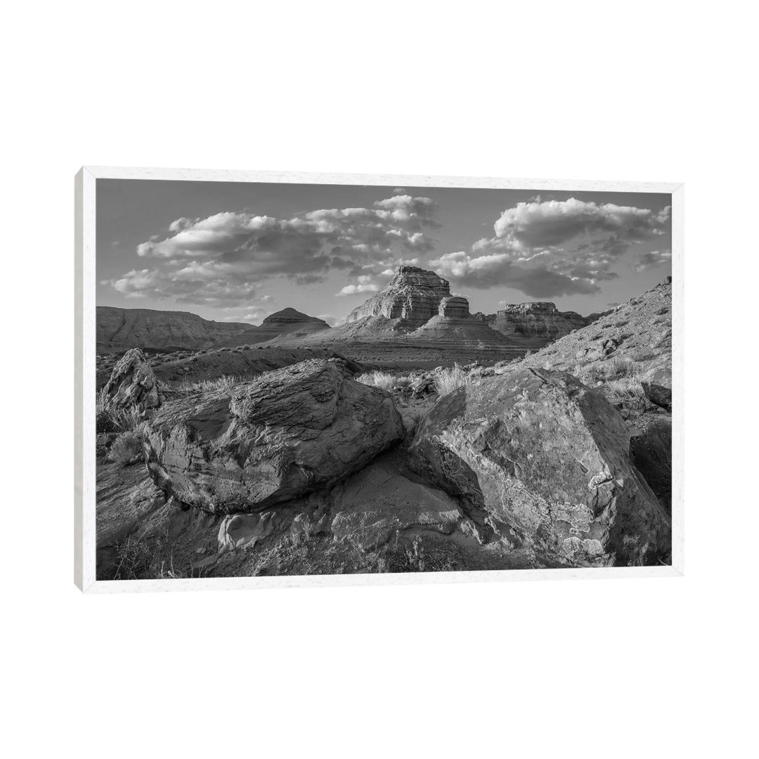 Boulders, Echo Canyon, Vermillion Cliffs National Monument, Arizona von Tim Fitzharris - Gallery-Wrapped Canvas Giclée o...