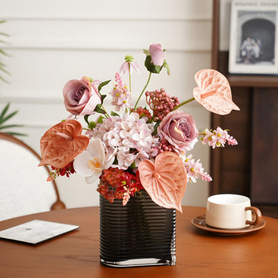 Ornements de fleurs simulées