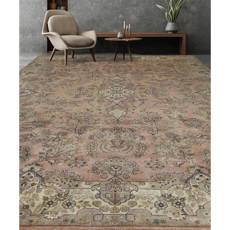 Hand Knotted Wool Area Rug in Rose And Ivory