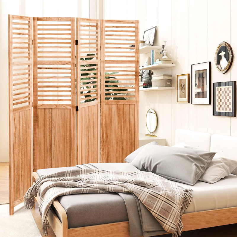 Barrière pliante en bois massif 4 panneaux, 55,2 po l x 65 po h, couleur naturelle, charnières métalliques pour un dépliage et un pliage fluides, optimise l'espace intérieur. Finition soignée et facile à manipuler.