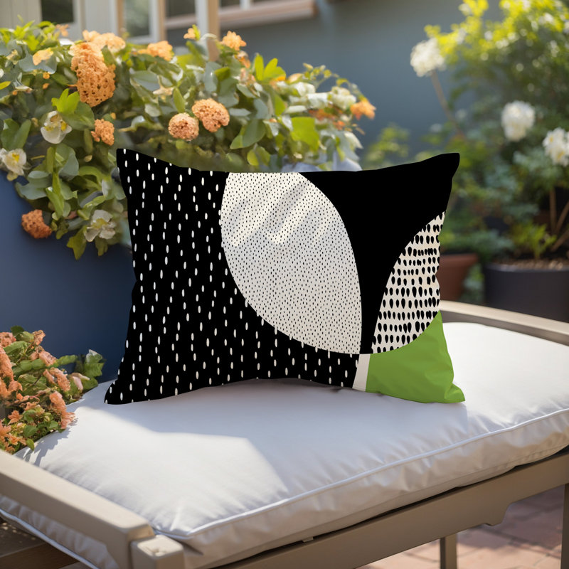 Coussin lombaire réversible intérieur / extérieur Vikka, H 14 po x l 20 po, Purple/Black/Off-White, Woda