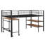 Lit mezzanine simple en métal avec bureau et tablettes, noir. Cadre. Conception classique pour la chambre à coucher. Par le biais de tablettes intégrées. Grand bureau sous le comptoir. Lattes robustes de garde-corps ajustées. Aucune fondation nécessaire-1941206356