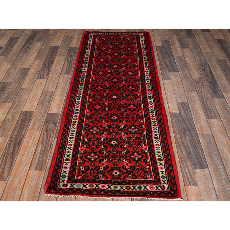 Tapis de couloir oriental rouge 2 pi 5 po x 6 pi 5 po Hussainabad rouge avec motif intégral, noué à la main, à poils longs, en laine douce et brillante