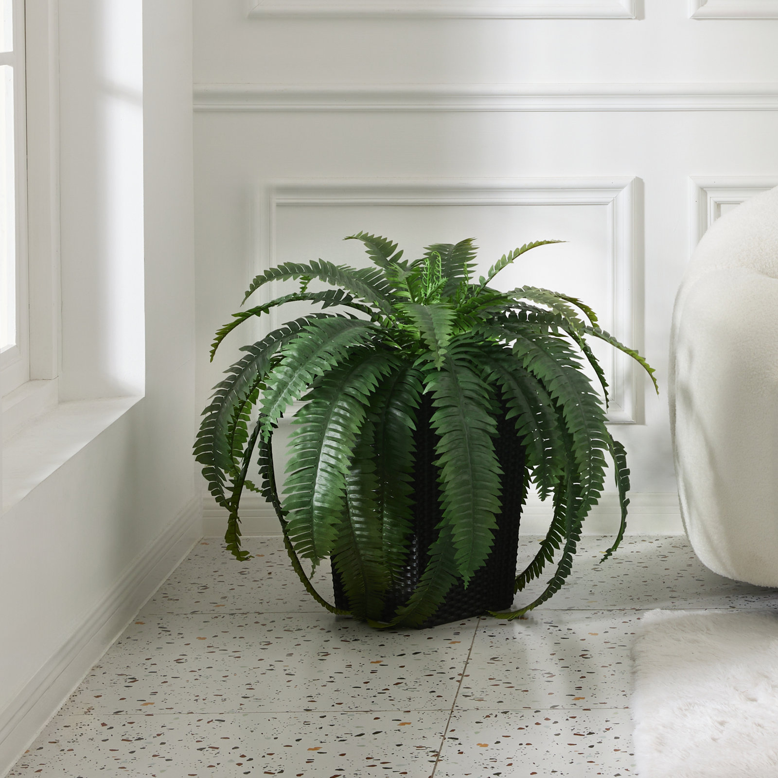 Adcock Artificial Boston Fern Bush Plant with Tapered Planter - UV Resistant Faux Ferns with 33 Leaves, 1, Black