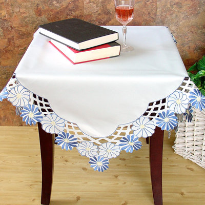 Weidler Embroidered Flower Table Topper