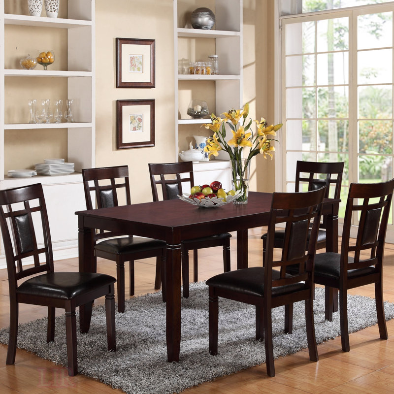 Ensemble de salle à manger 7 pièces avec table rectangulaire, chaises rembourrées en similicuir, conception en treillis et finition en bois pour les salles à manger contemporaines
