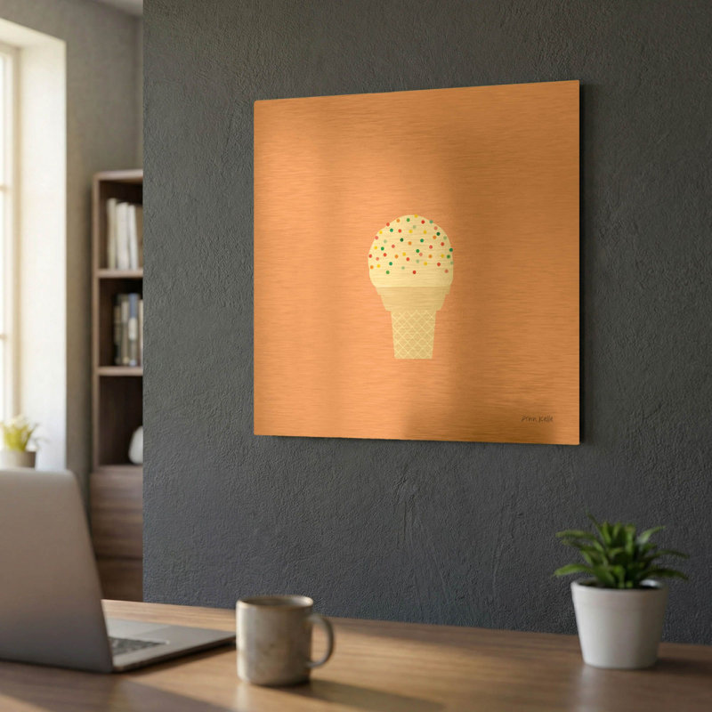 «Ice Cream Cone I» par Ann Kelle, art mural en métal doré, 24 po x 24 po, 24 po x 24 po