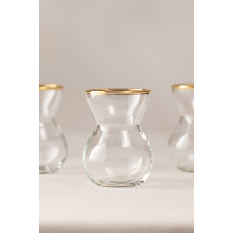 Ensemble de verres à thé élégants (6 pièces), 100% verre, 2,5 x 2,5 x 3,3 pouces | Capacité de 4,7 oz liq. Lavage à la main recommandé pour la longévité, superbe couleur or | Parfait pour les amateurs de thé et les occasions spéciales