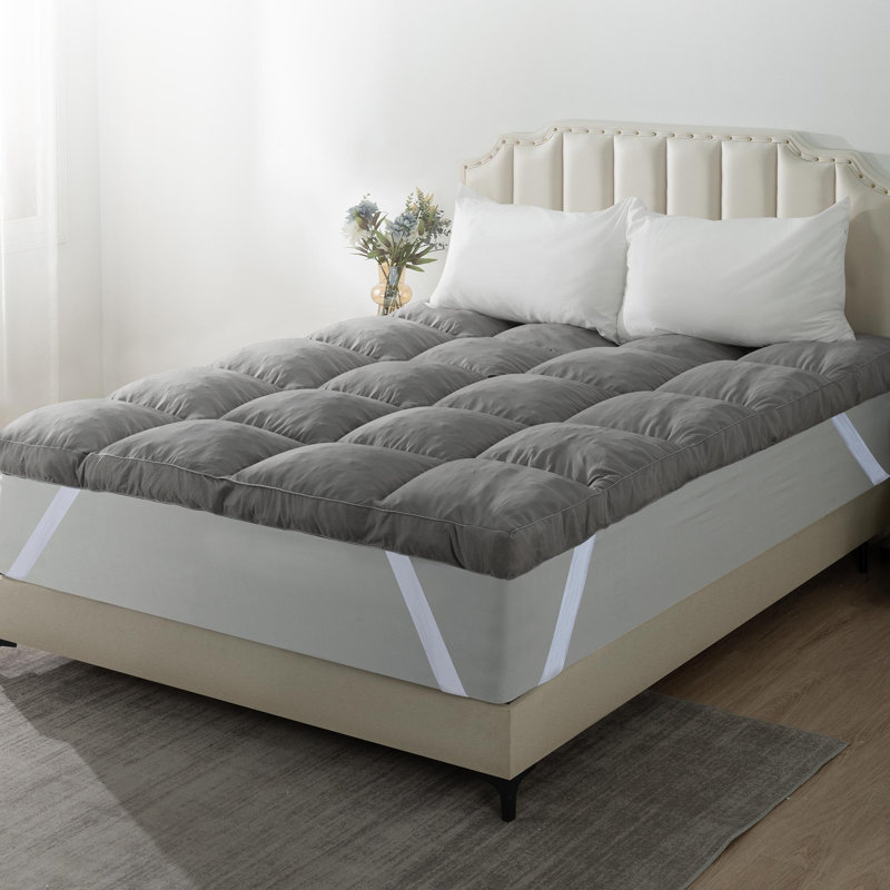 Surmatelas gris doux et moelleux avec rembourrage en mousse déchiquetée, Très grand
