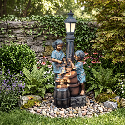Fontaine d'extérieur en résine avec lampadaire à DEL et statue pour enfants