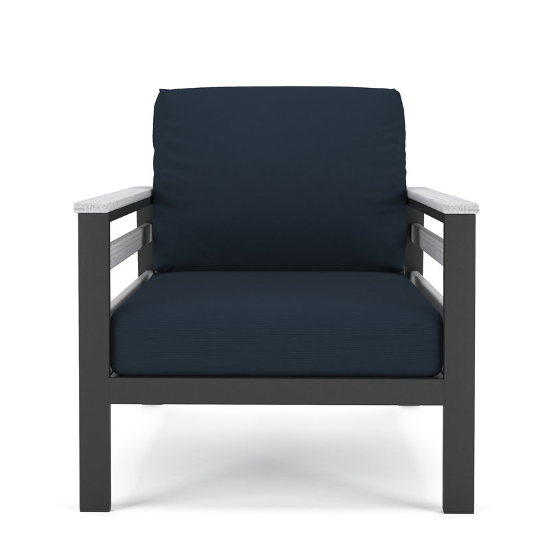 Chaise de patio avec coussins Sunbrella® Townsend, Toile bleu marine Sunbrella®, Blanc / gris foncé