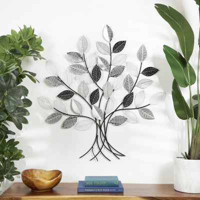Décoration murale arbre en métal noir avec diverses feuilles à motifs