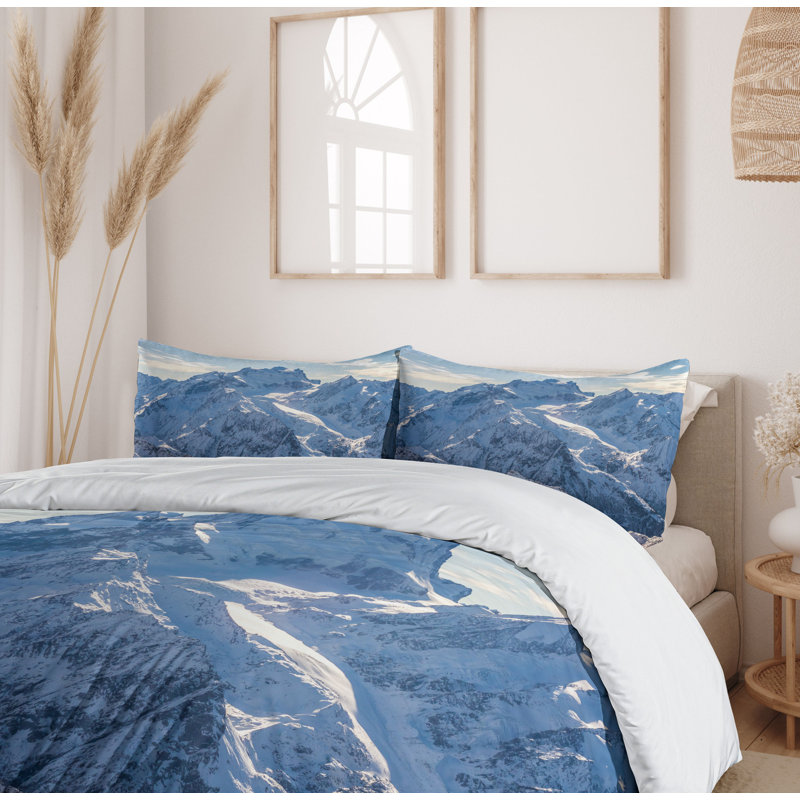 Queen Blue and White Mountain Scene Microfiber Duvet Cover Set