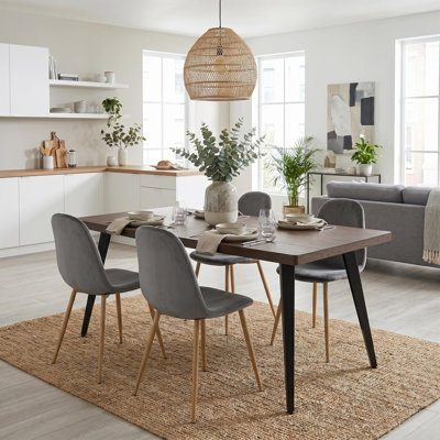 Ensemble de salle à manger 5 pièces, comprenant une table et quatre chaises en velours, idéal pour une salle à manger, un bureau, une réception, une cafétéria ou un espace de discussion. Couleur : gris.