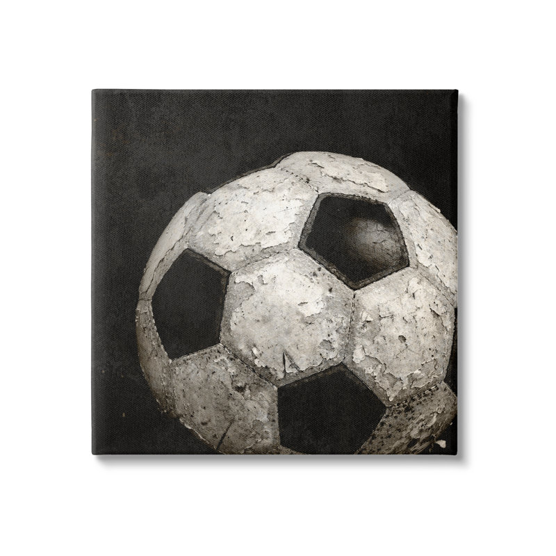 «Soccer Ball», reproduction de photo sur toile par Kim Allen, H 36 po x l 36 po x P 1,5 po