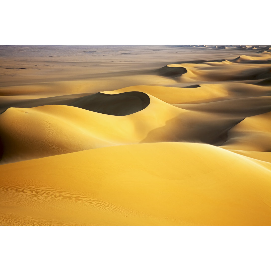 Sanddünen bei Sonnenaufgang von Lucynakoch - Drucken