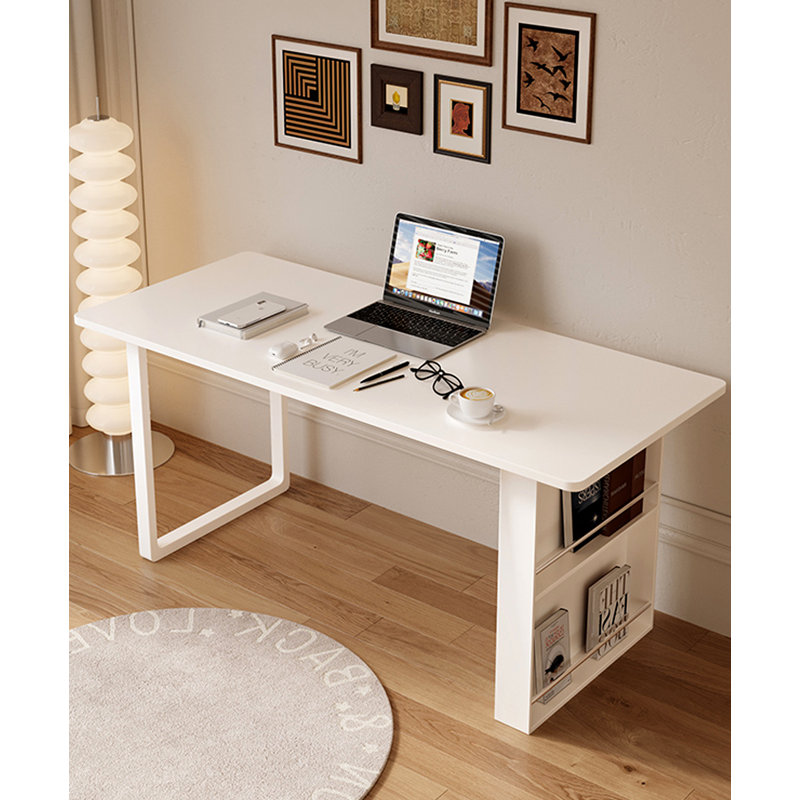 Bureau en pierre frittée avec porte-revues et structure en métal, H 29,5 po x l 55,1 po x P 23,6 po, Blanc
