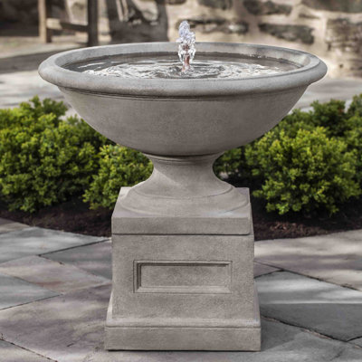 Fontaine en béton Aurelia