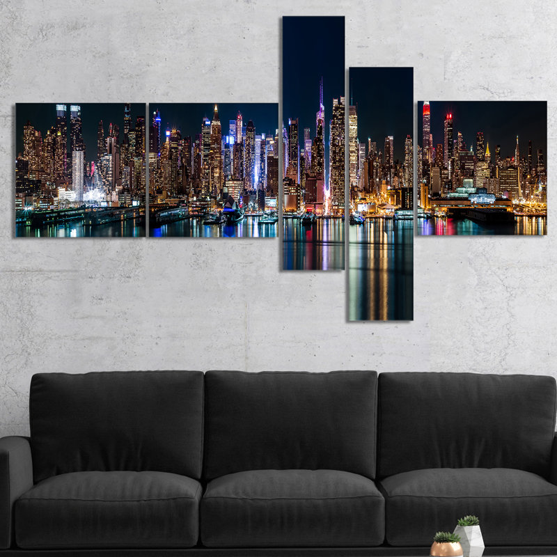 « new york midtown night panorama », reproduction de photo à multiples images sur toile