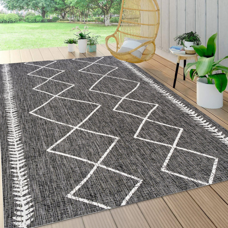Millwood Pines Muirhead Black/Ivory Indoor/Outdoor Rug & Reviews | Wayfair