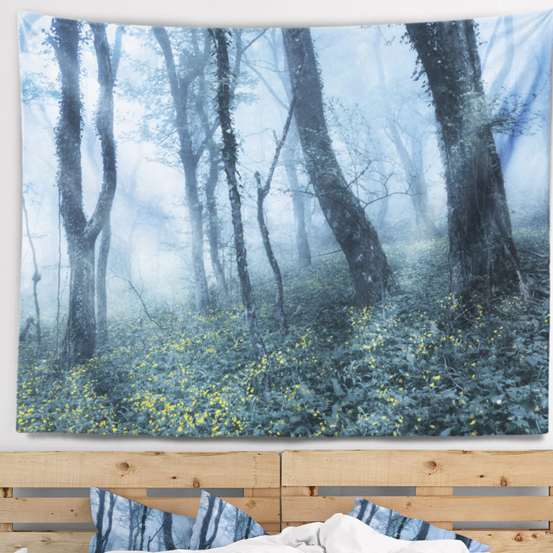 Paysage avec des arbres dans une tapisserie de forêt brumeuse au printemps, H 32 po x l 39 po