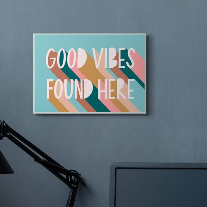«Good Vibes Found Here Quote Pastel Color Pop» par Amanda Houston - impression d'art textuel, H 15 po x l 10 po