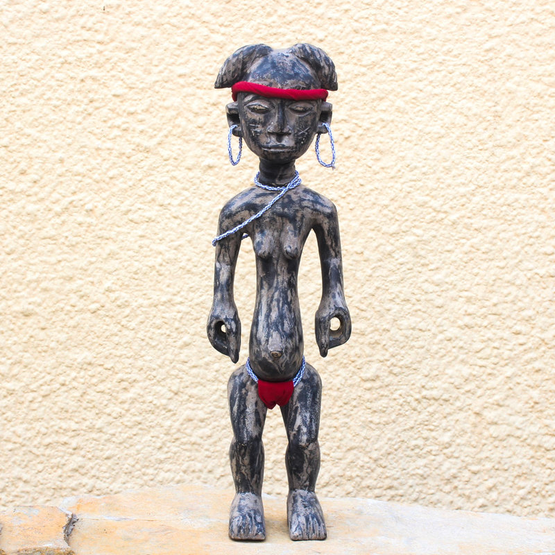 Sculpture femme Novica