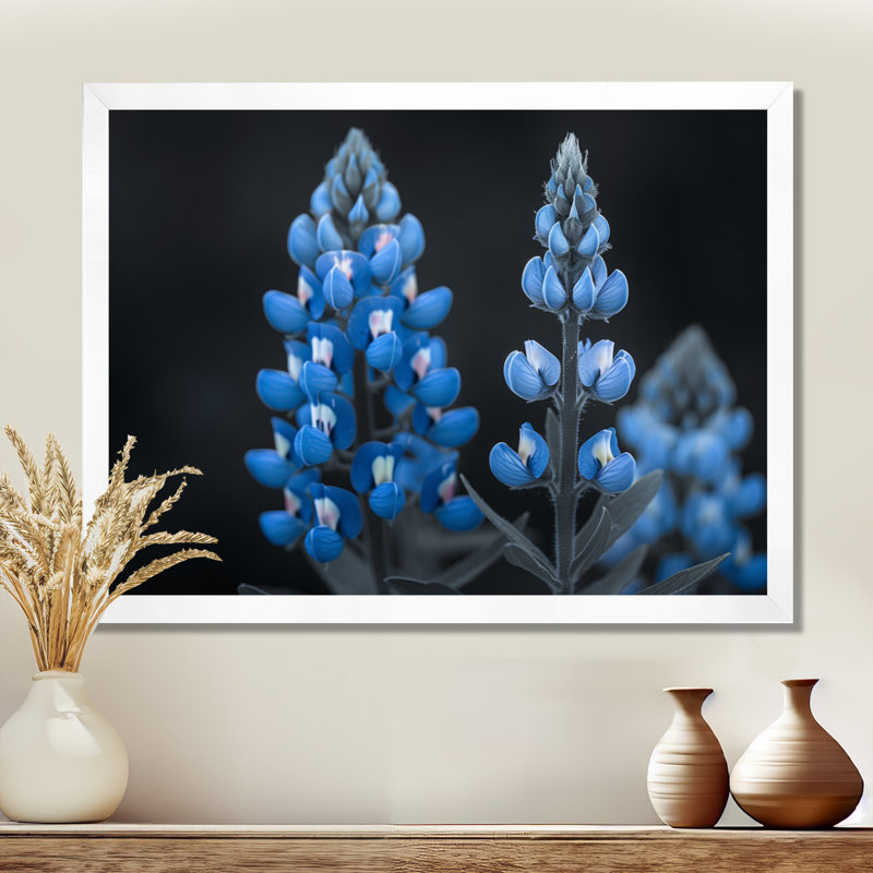 «Blue Bonnets Peaceful Summer Meadows» - impression d'art mural bleu, Cadre simple blanc, H 16 po x l 32 po